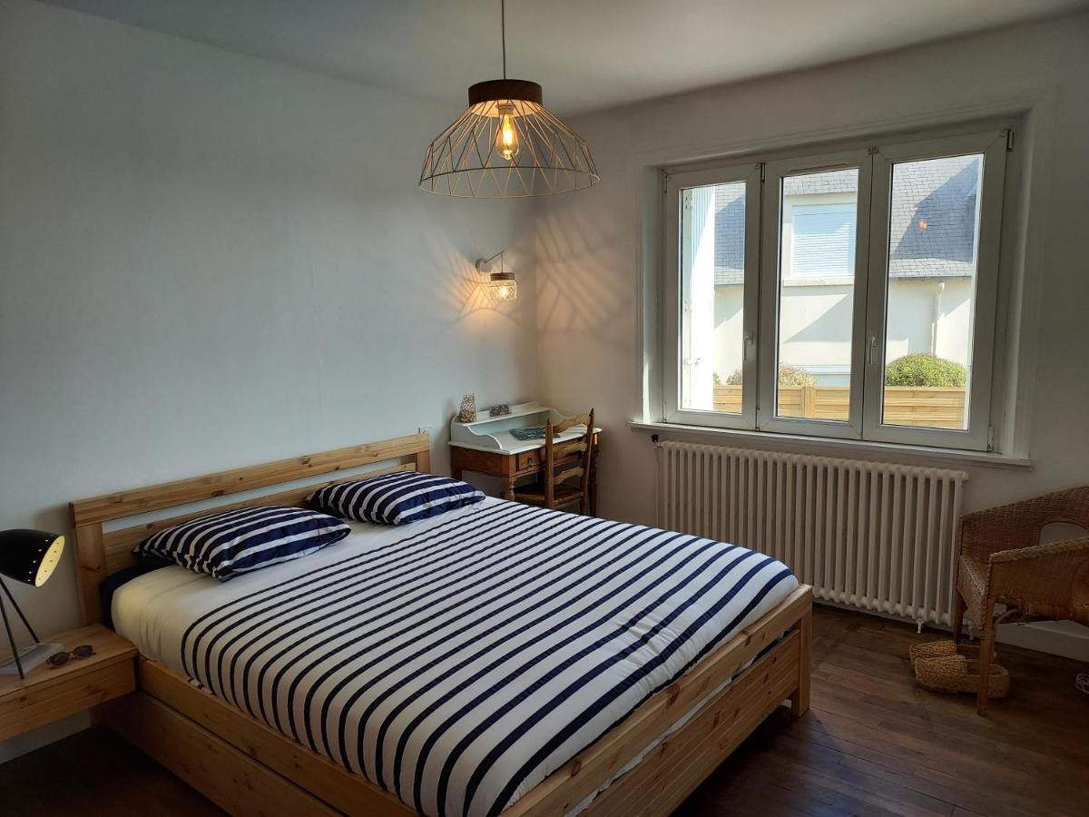 Maison Au Coeur Du Bourg, Plages A Pied プルガヌー エクステリア 写真